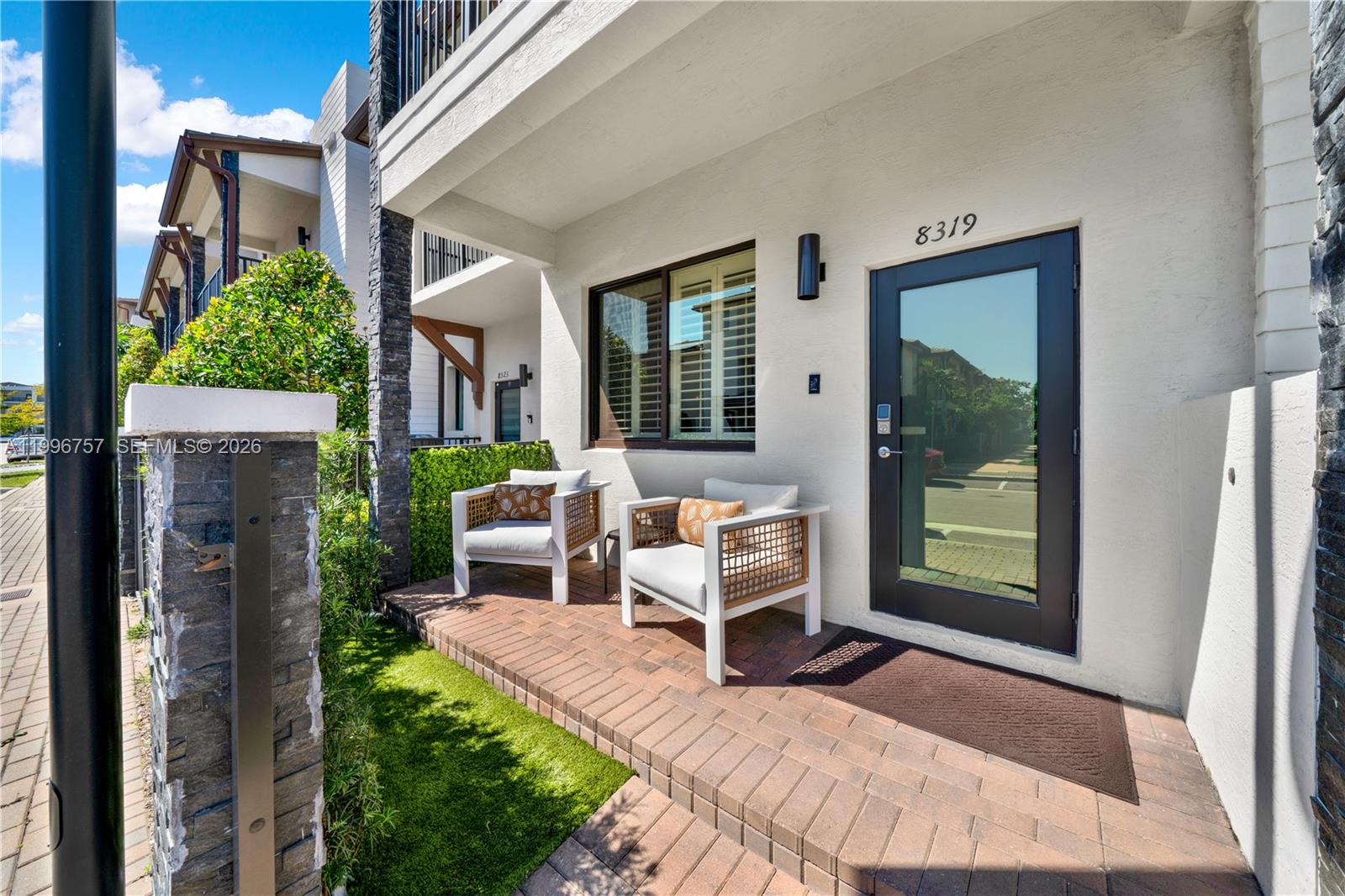 DOWNTOWN DORAL SOUTH PHAS - Residential