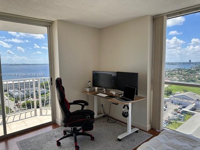 THE GRANDVIEW PALACE COND - Residential