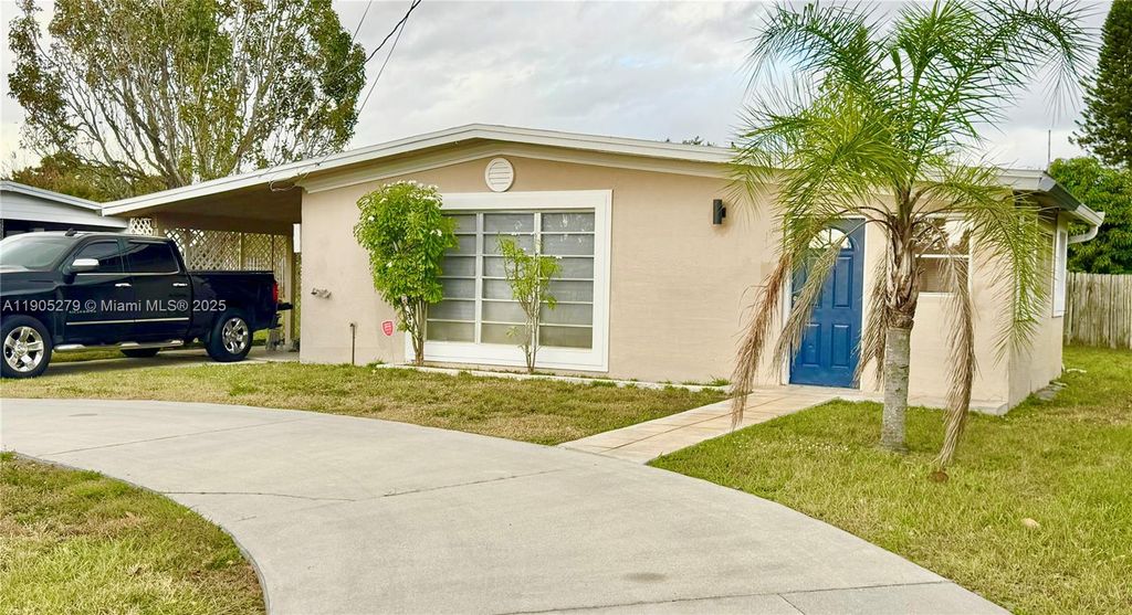 Photo of 121 NE Prima Vista Blvd, Port St Lucie, FL 34983 (MLS # A11905279)