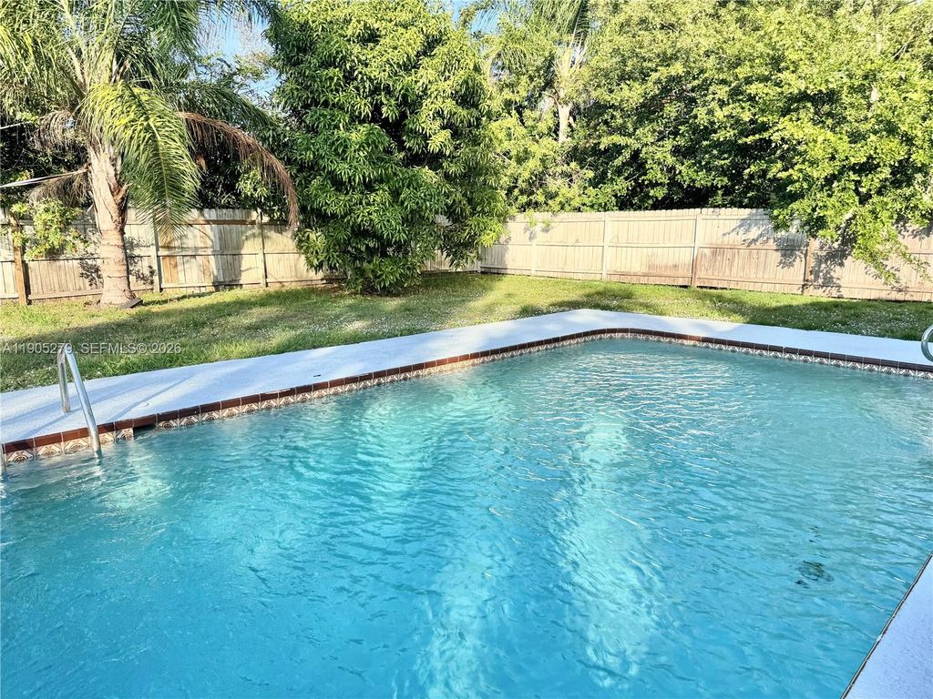 Photo of 121 NE Prima Vista Blvd, Port St Lucie, FL 34983 (MLS # A11905279)