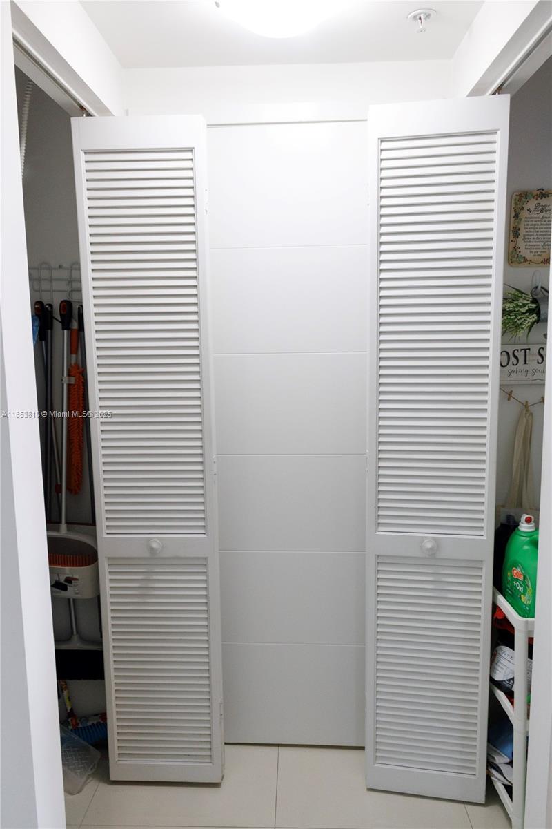 MIDTOWN AT DORAL - Residential