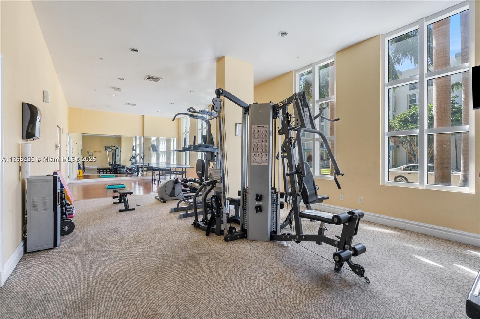 KING DAVID OF SUNNY ISLES - Residential
