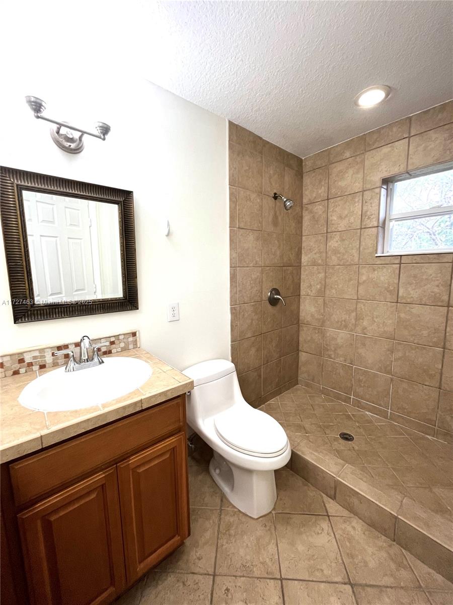 PEMBROKE ISLES 1 - Residential Lease