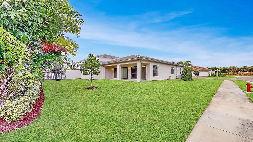 Photo of 8562 Dream Falls St, Boca Raton, FL 33496 (MLS # A11328814)