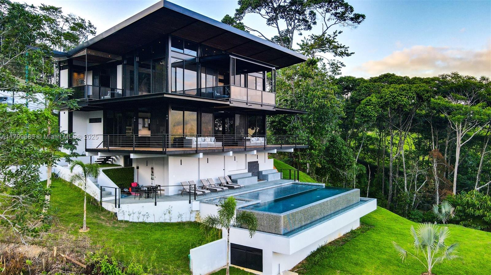 1 Casa de Odyssey