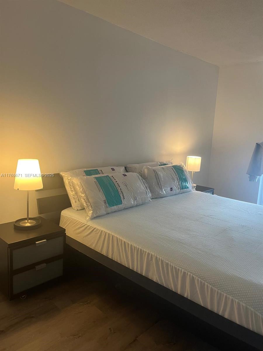 COMMODORE PLAZA CONDO - Residential