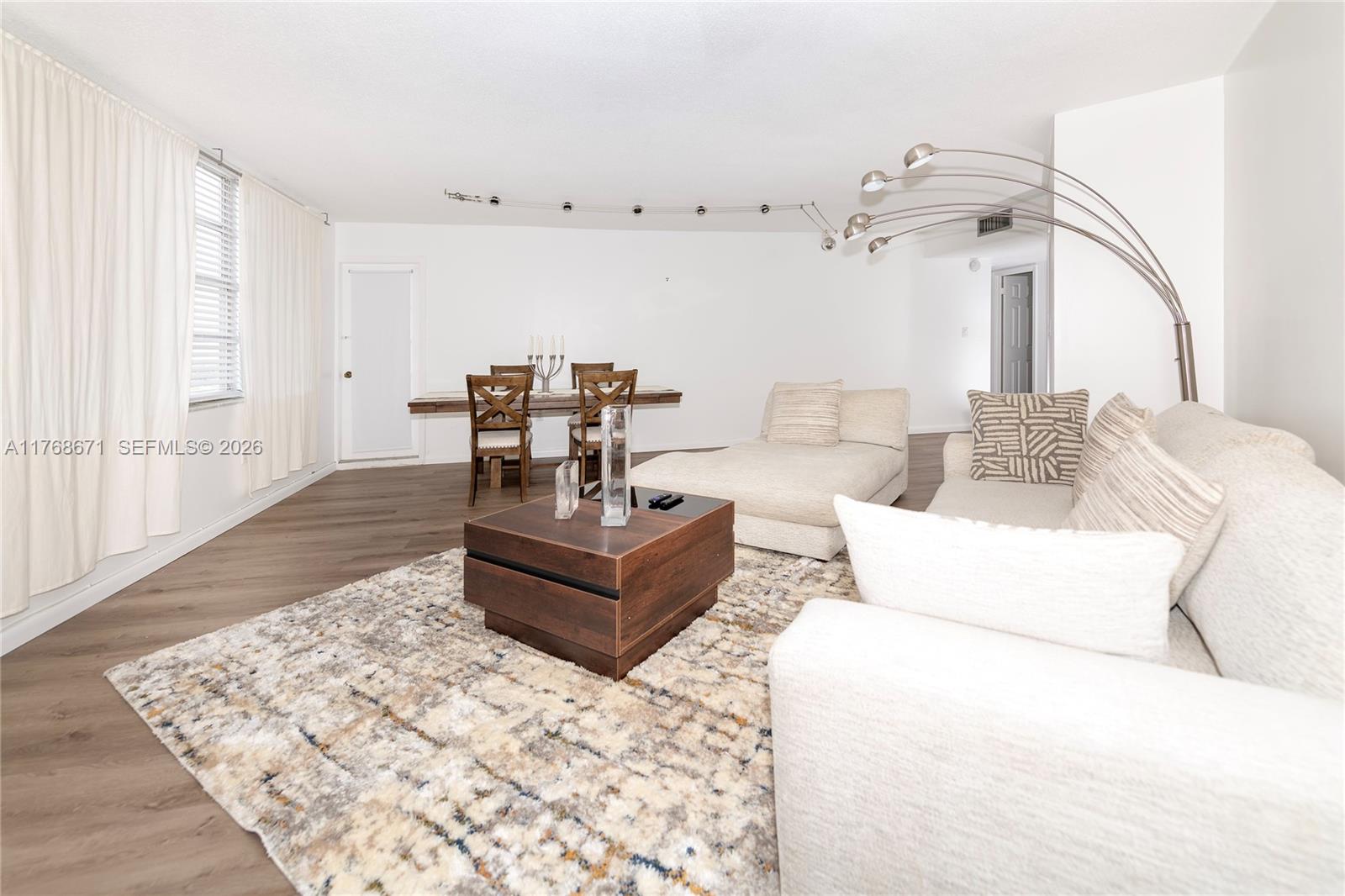 COMMODORE PLAZA CONDO - Residential