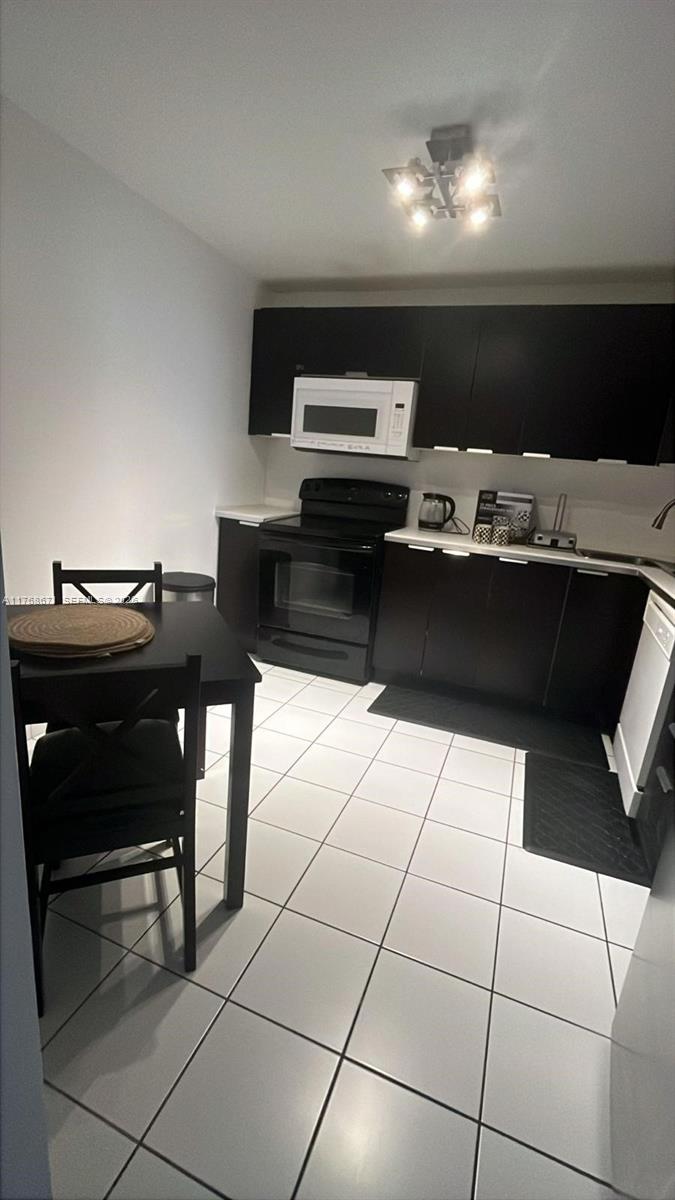 COMMODORE PLAZA CONDO - Residential