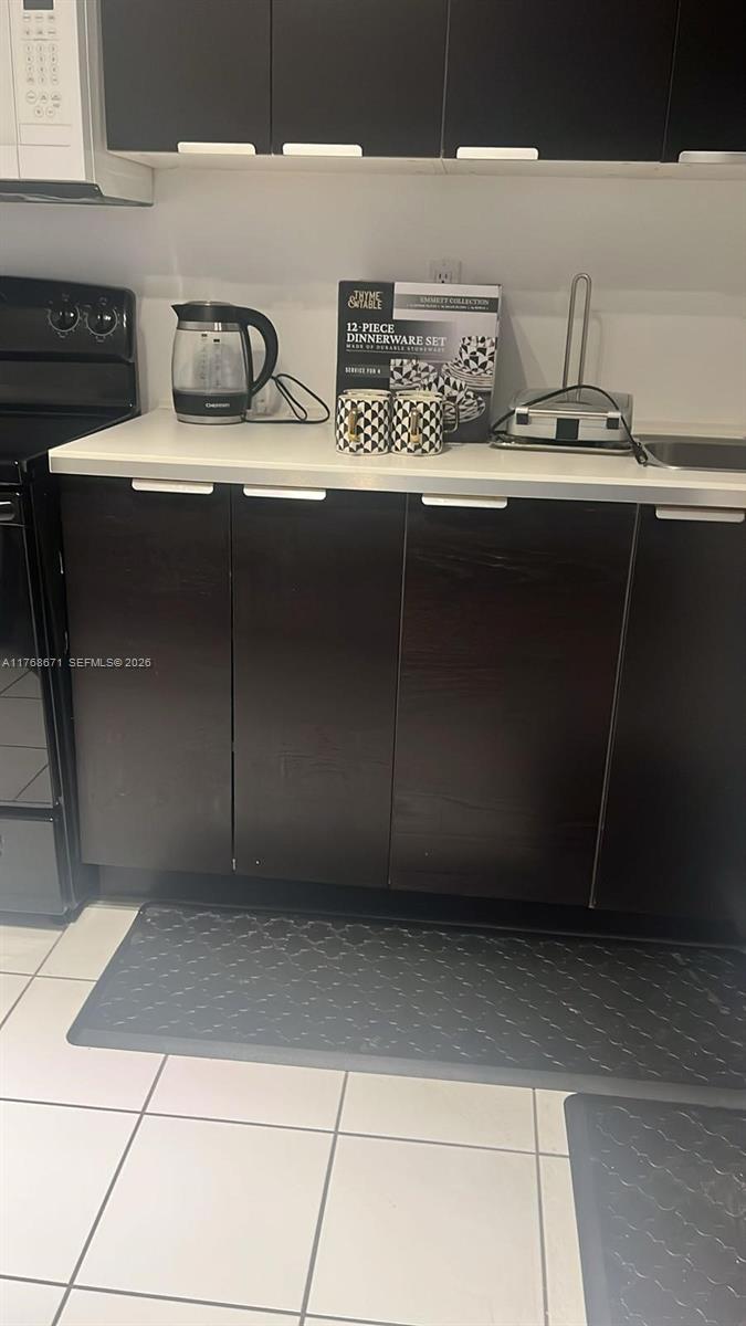 COMMODORE PLAZA CONDO - Residential