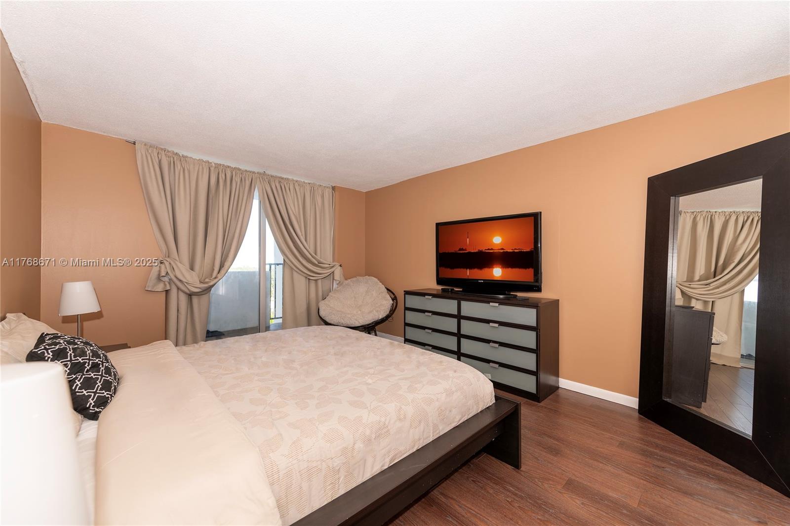 COMMODORE PLAZA CONDO - Residential