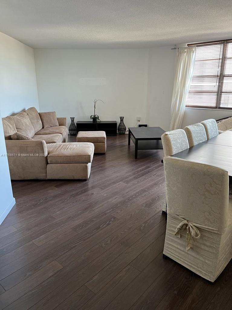 COMMODORE PLAZA CONDO - Residential