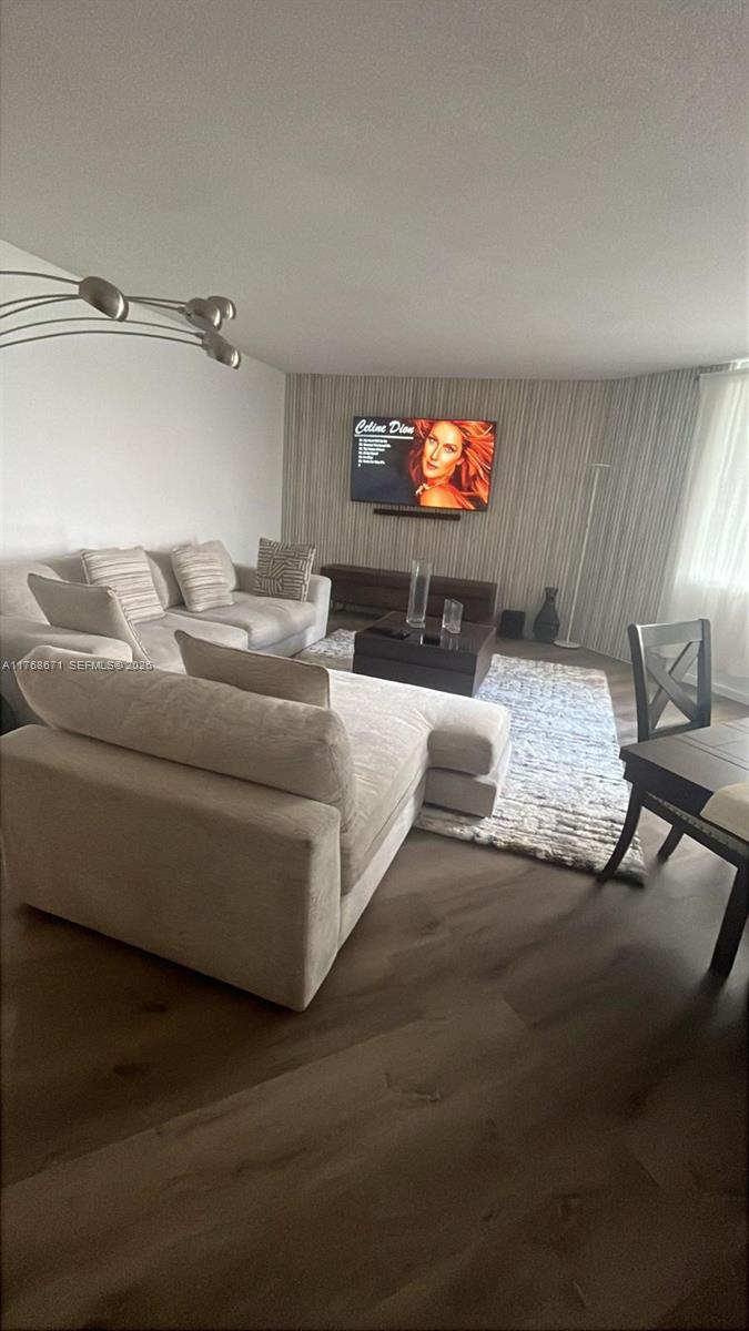 COMMODORE PLAZA CONDO - Residential