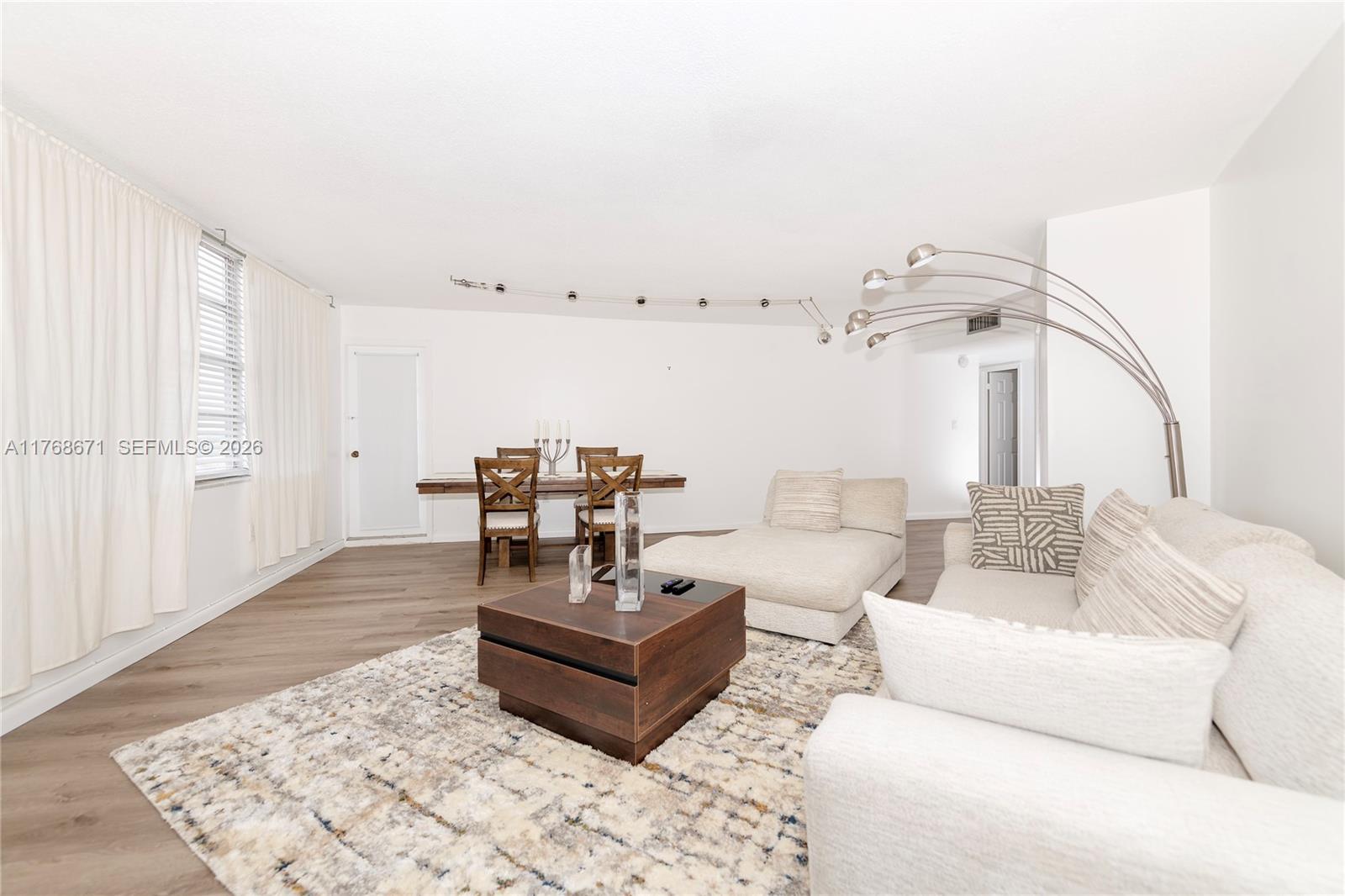 COMMODORE PLAZA CONDO - Residential