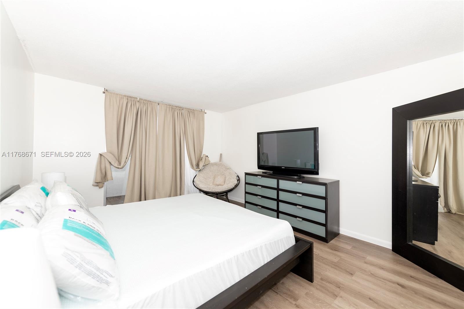 COMMODORE PLAZA CONDO - Residential