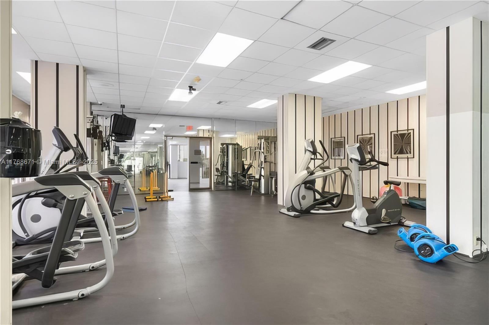 COMMODORE PLAZA CONDO - Residential