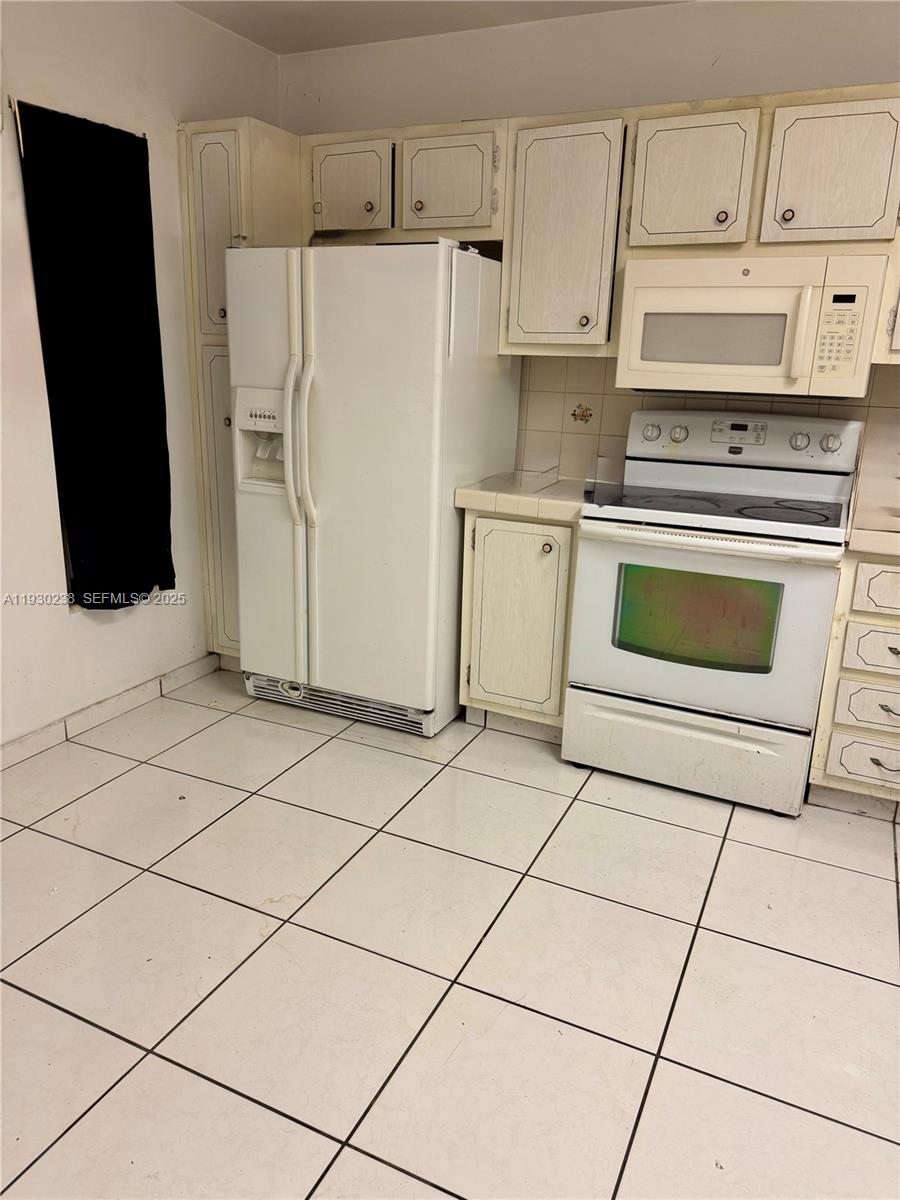 GREEN HILLS PARK WEST NO - Residential