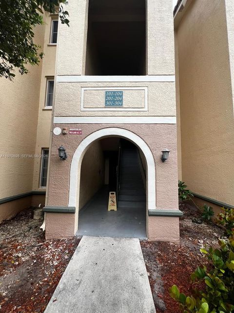 2548 Centergate Dr 301 Miramar FL 33025