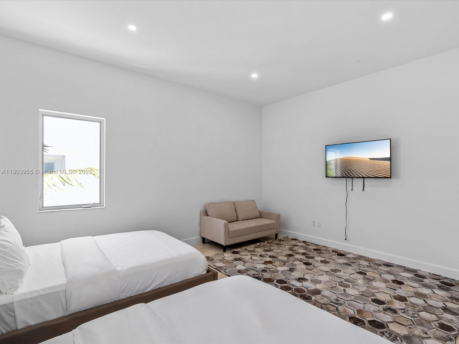 NORMANDY GOLF COURSE SUB - Residential Lease