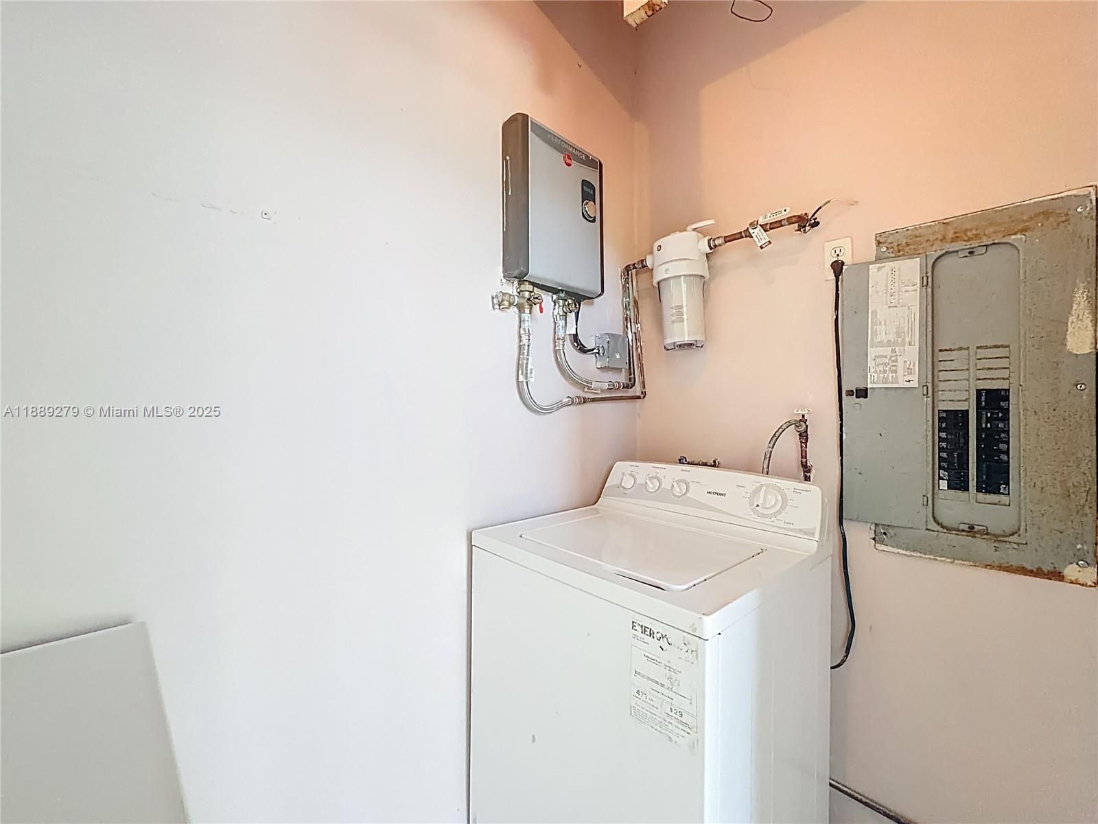 POMPANO BEACH HIGHLANDS 5 - Residential Lease