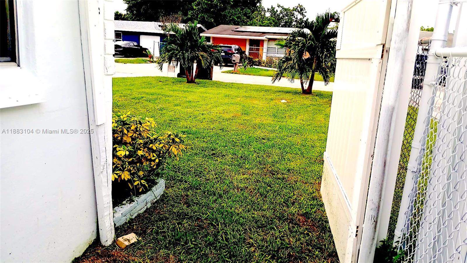 BREEZYWAY MANOR - Residential