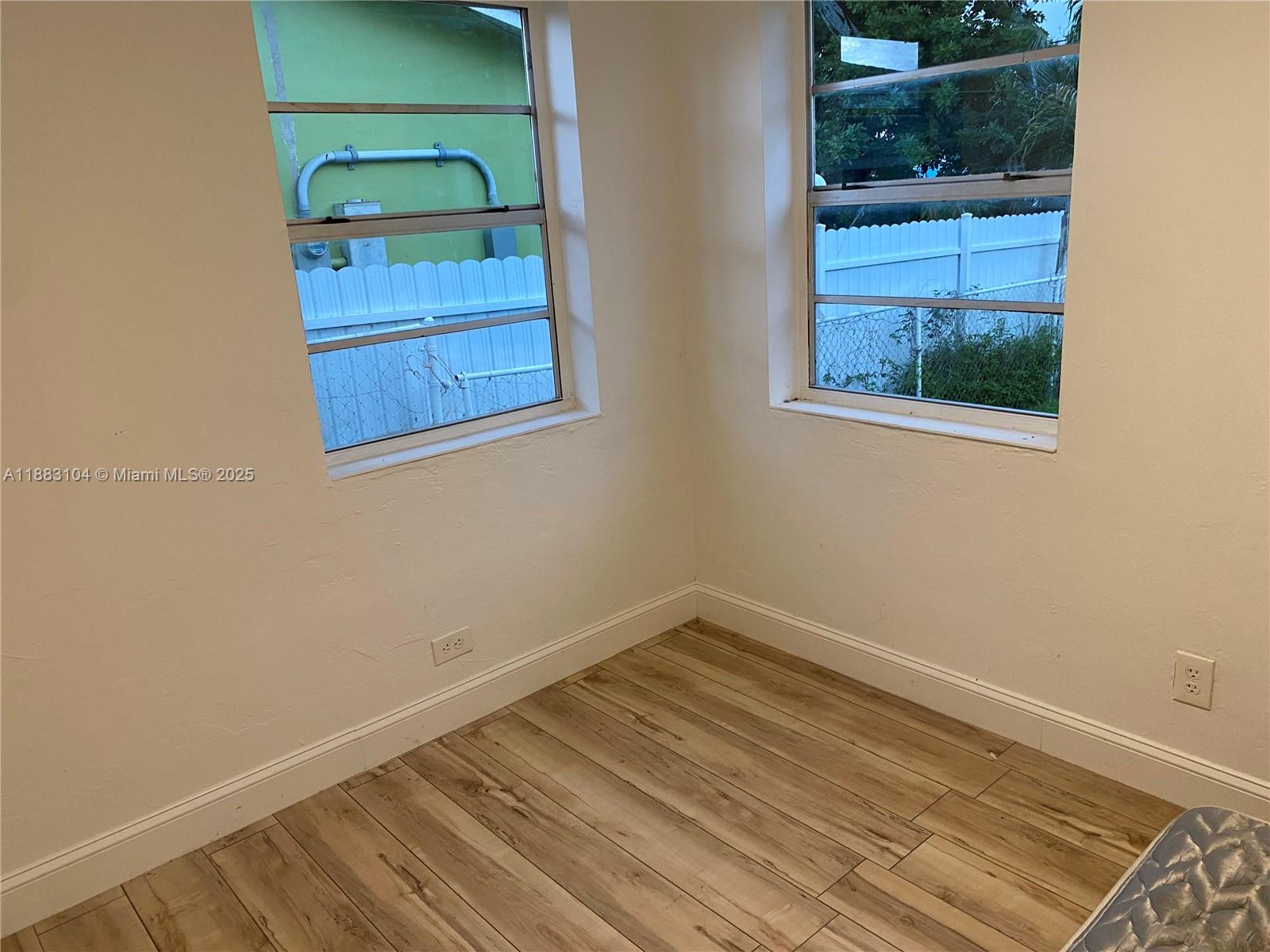 BREEZYWAY MANOR - Residential