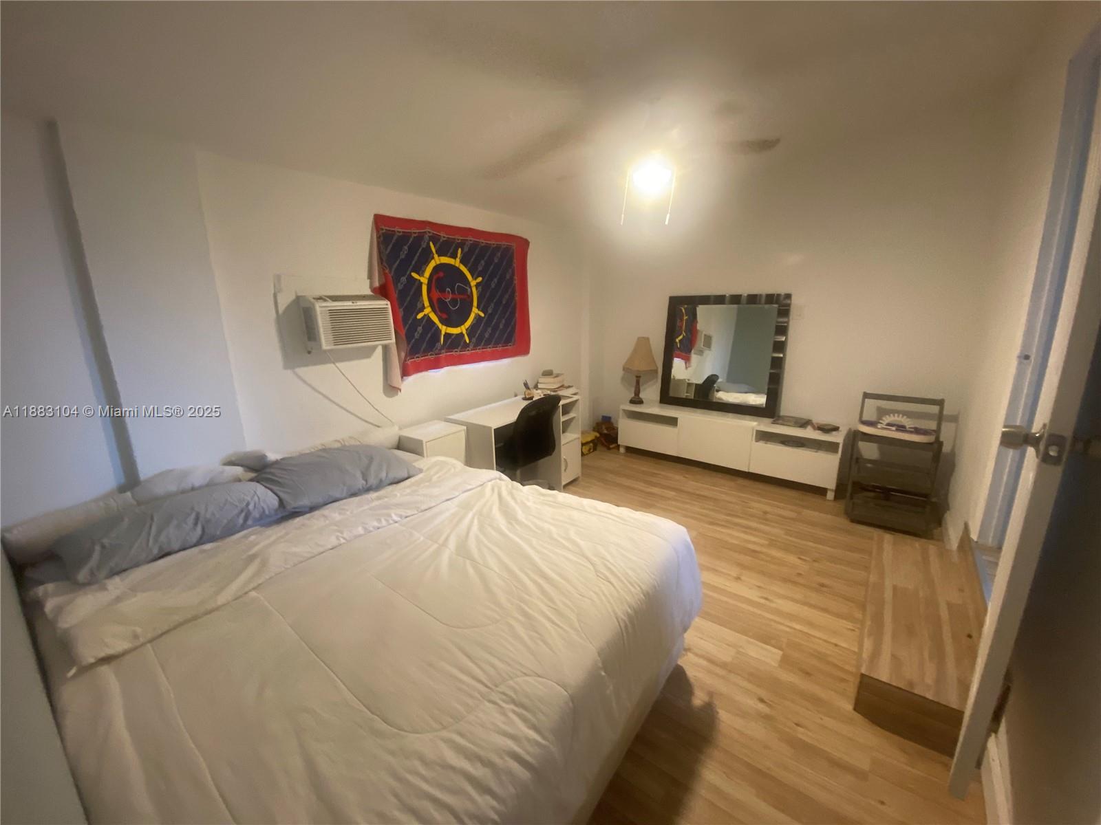 BREEZYWAY MANOR - Residential