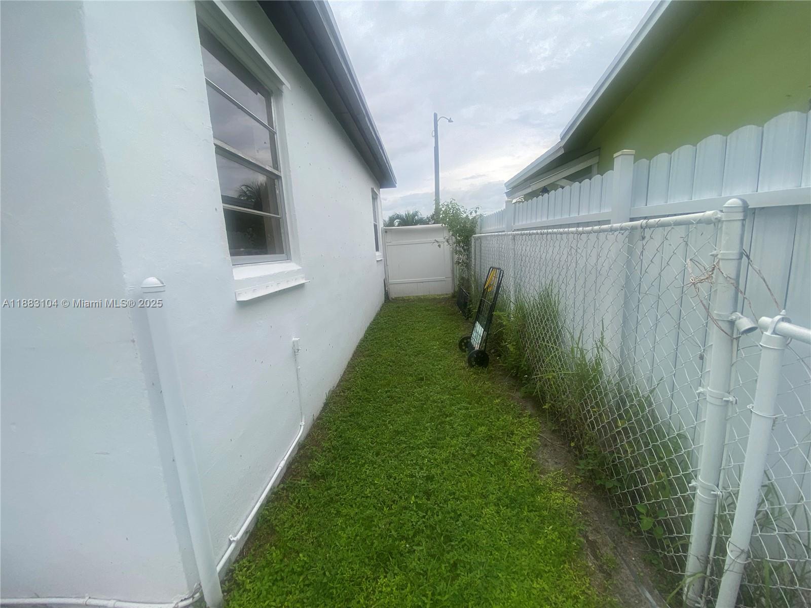 BREEZYWAY MANOR - Residential