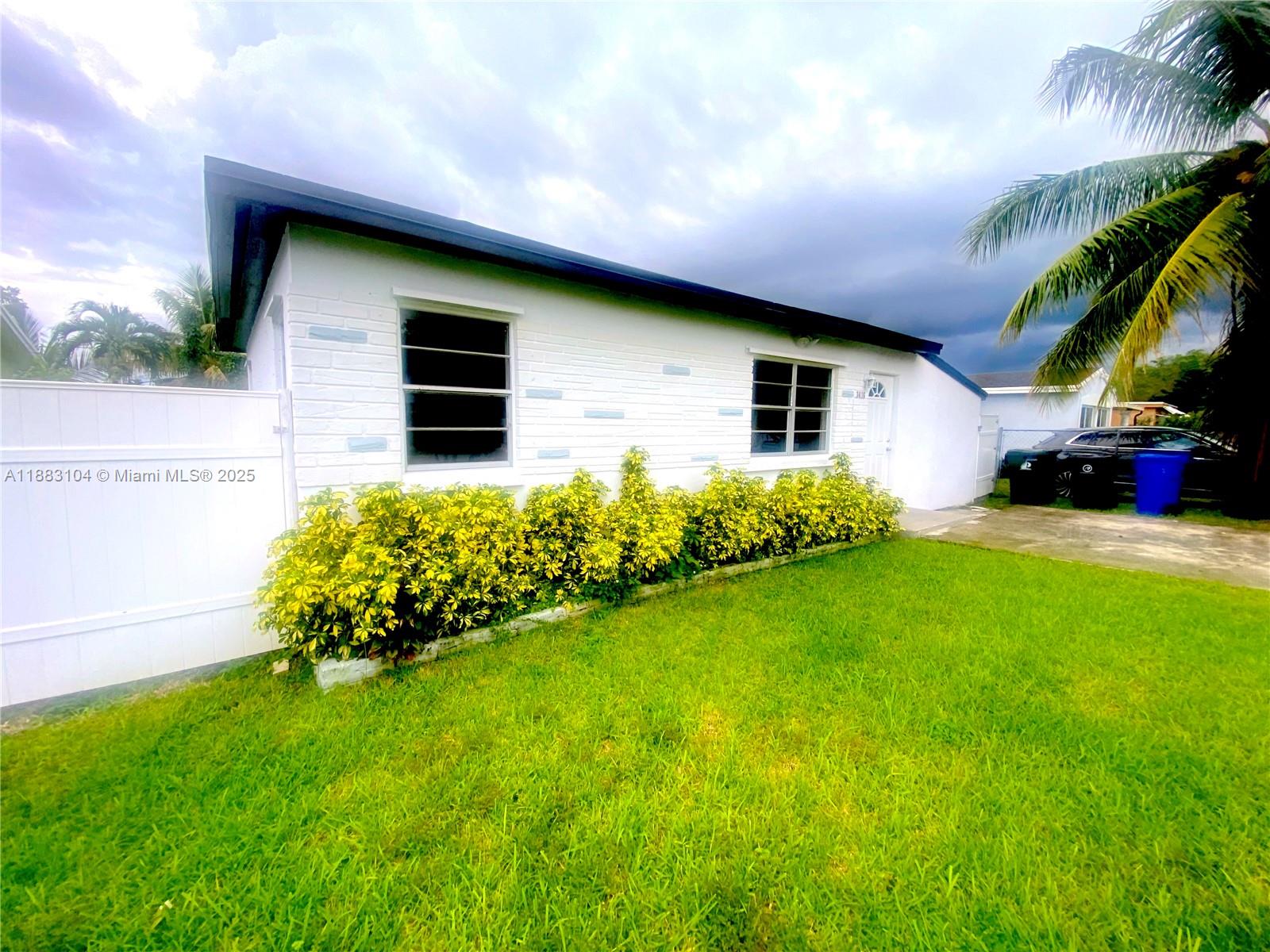 BREEZYWAY MANOR - Residential
