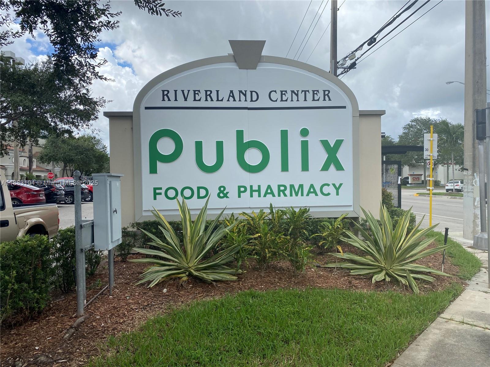 BREEZYWAY MANOR - Residential