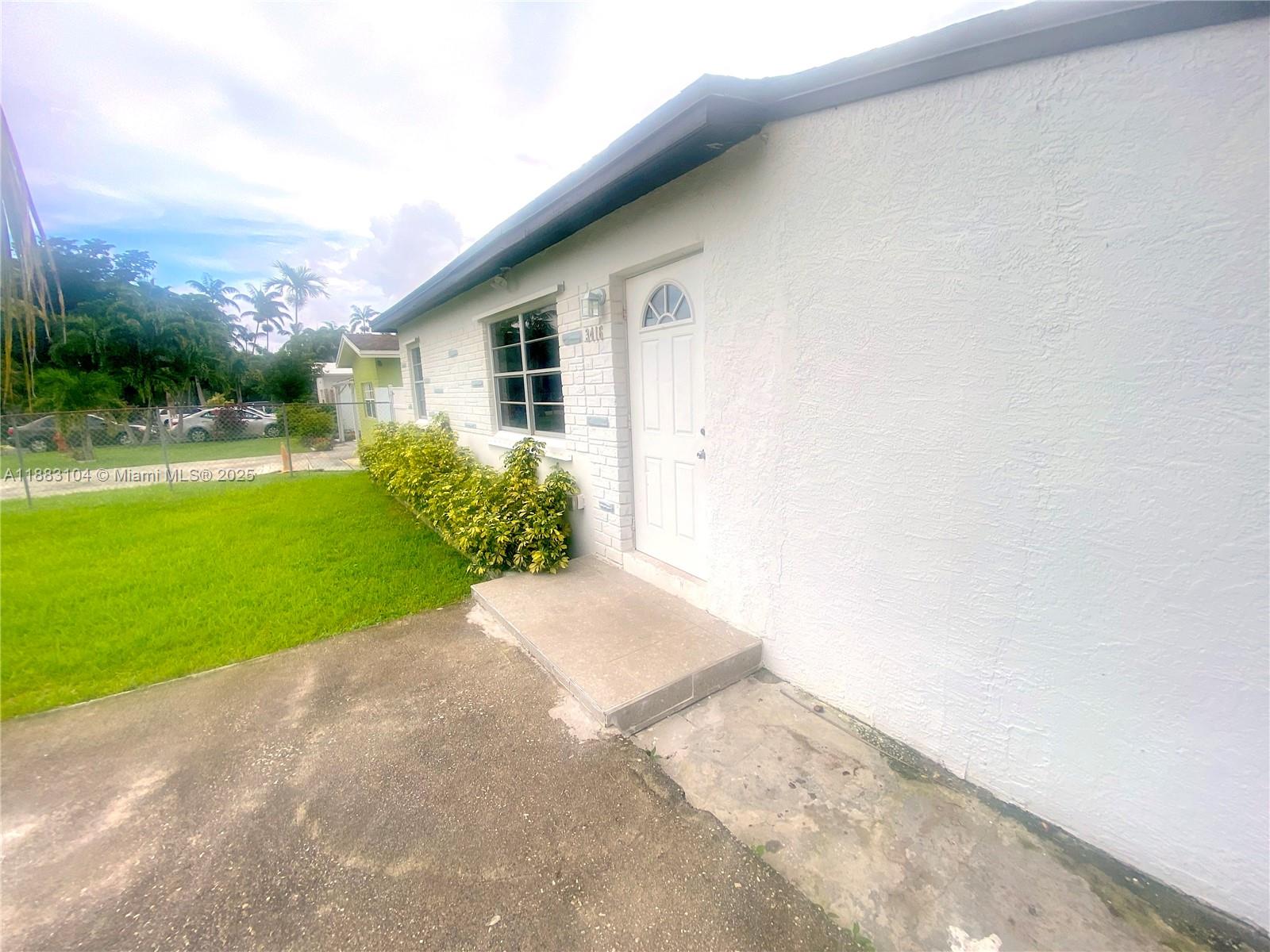 BREEZYWAY MANOR - Residential