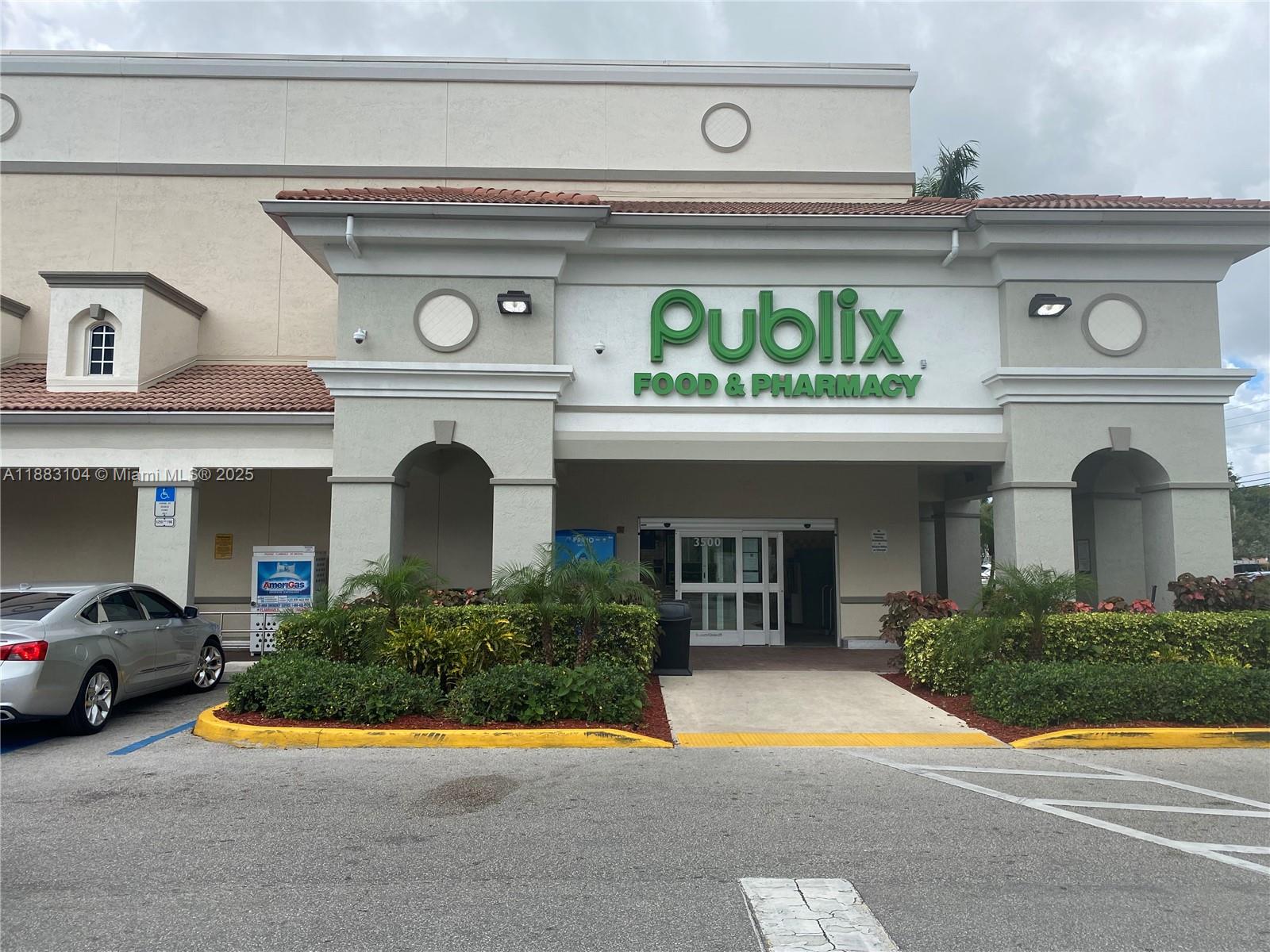 BREEZYWAY MANOR - Residential