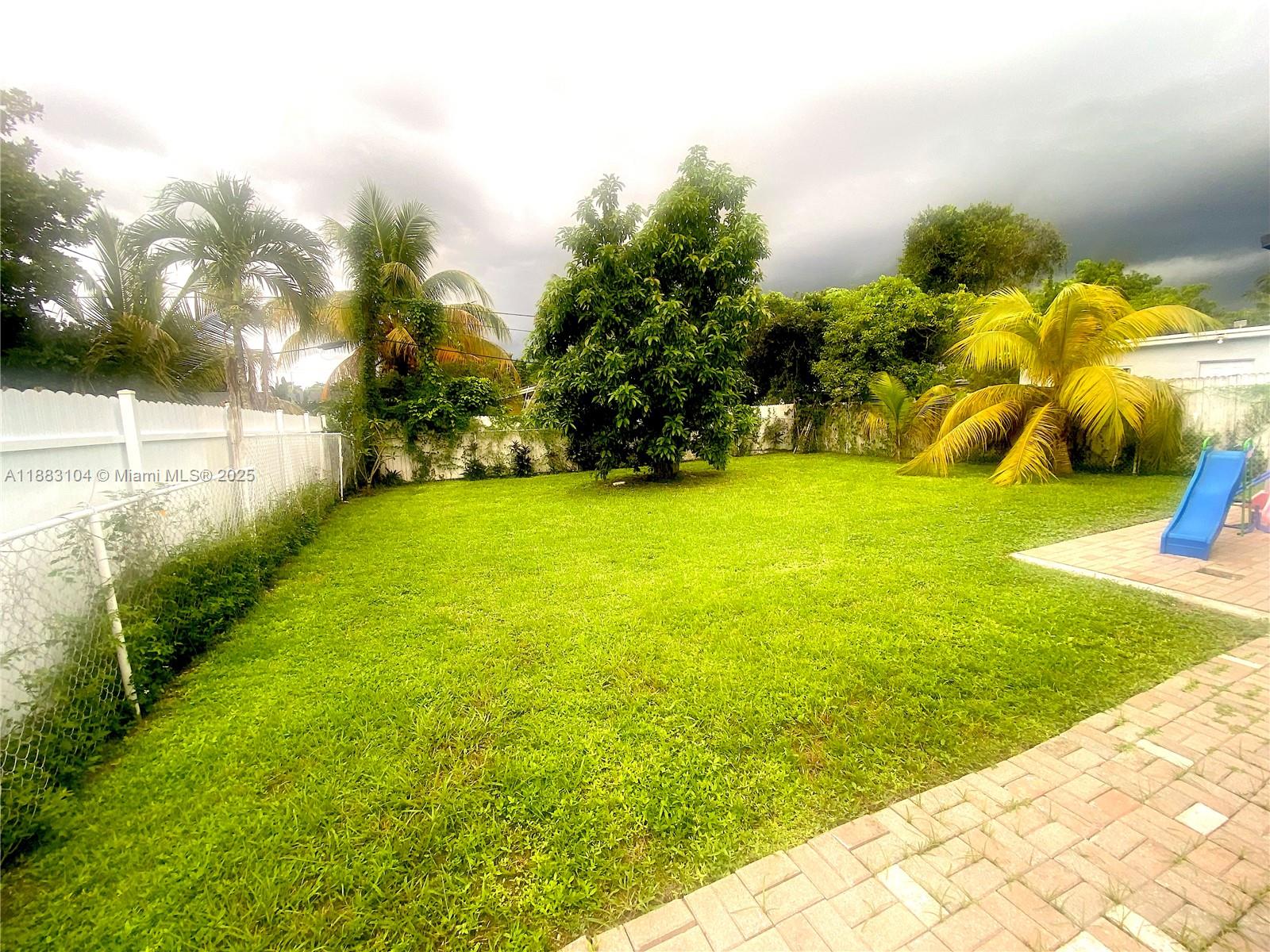 BREEZYWAY MANOR - Residential