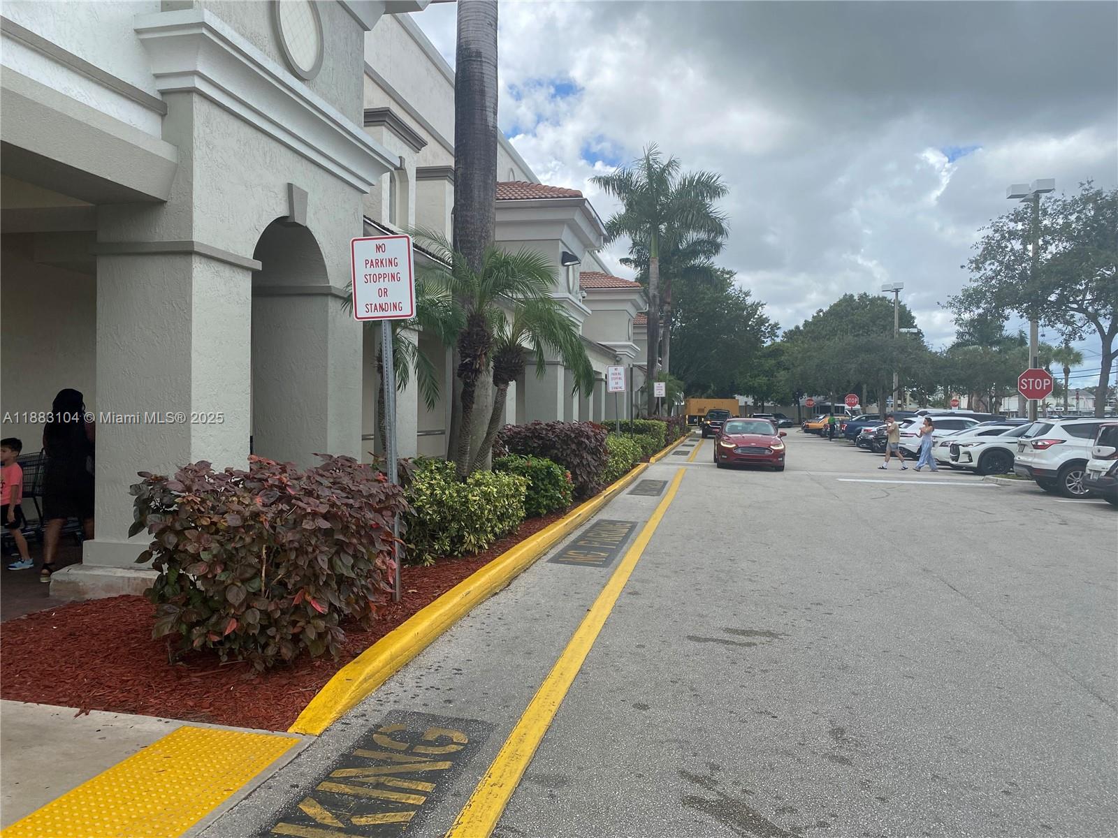 BREEZYWAY MANOR - Residential