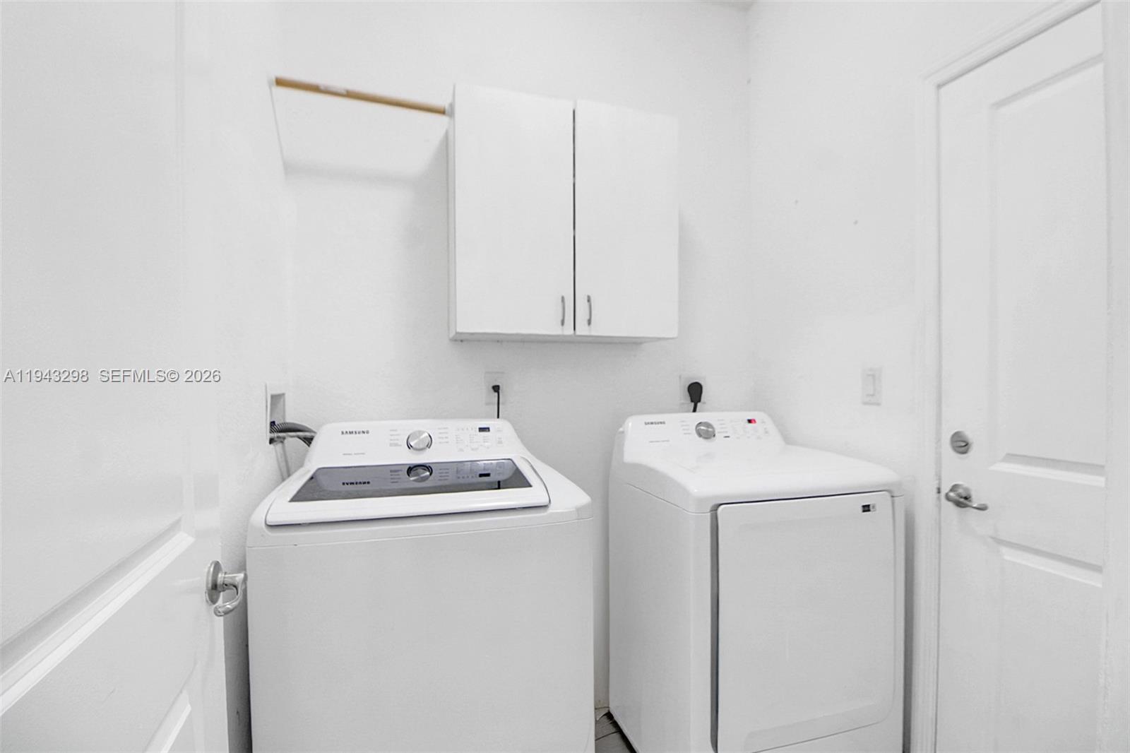 VENTANAS AT HOMESTEAD - Residential