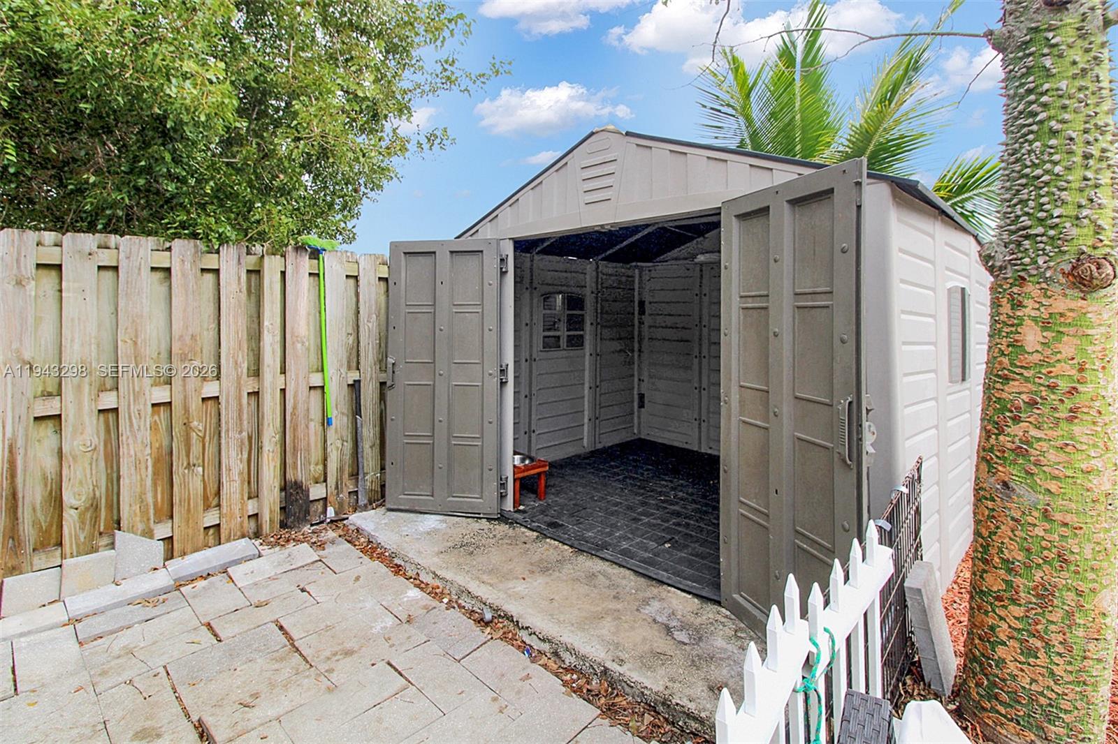 VENTANAS AT HOMESTEAD - Residential