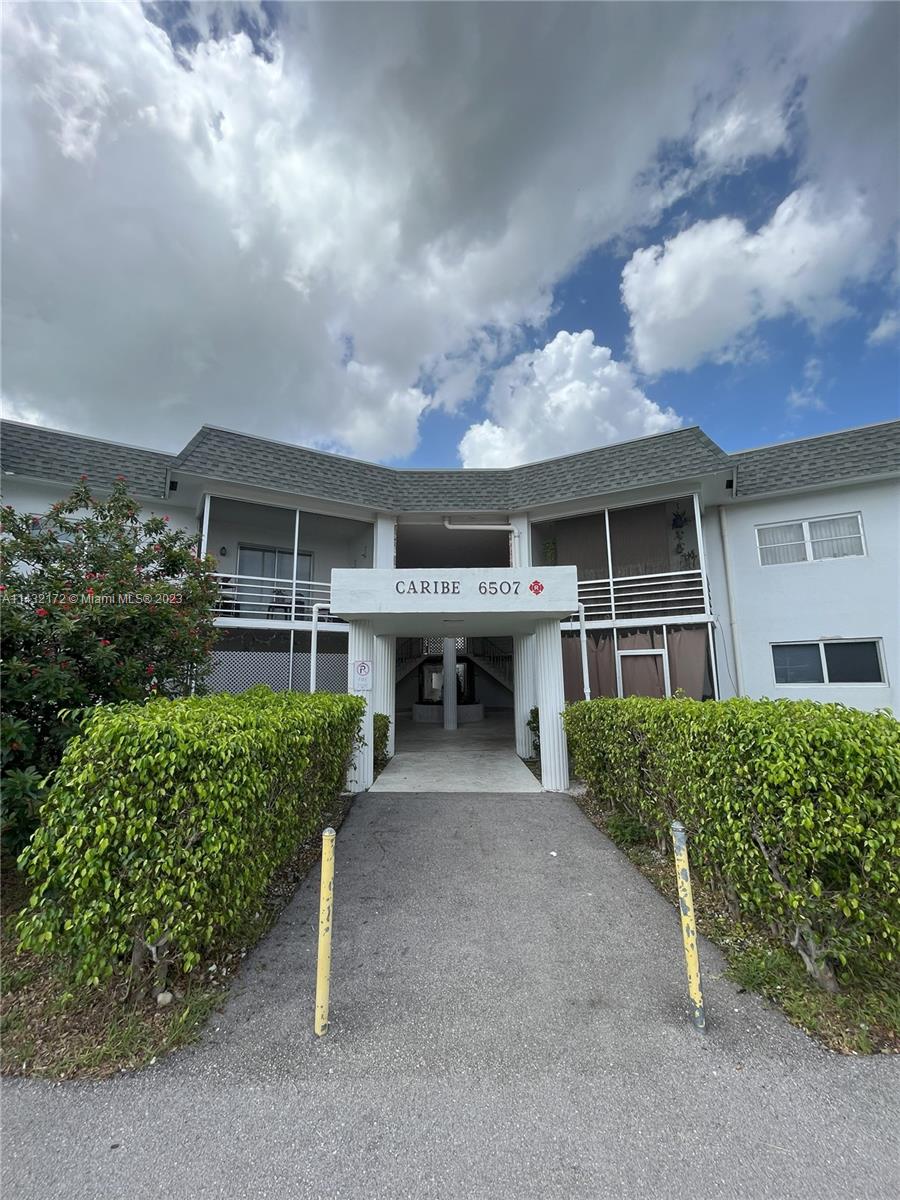 Great opportunity, first floor upgraded condo 1bdrm, 1.5 bath. Freshly painted, nice and clean kitchen, ceramic tile and newer laminated vinyl flooring. Large enclosed patio with great view of courtyard, featuring an extra sitting area. Located just minutes from fine shopping, dining, easy access to Sawgrass expresaway and Florida Turnpike. Club house, two community pools. Community is very well maintained. Don't miss this great unit, won't last!!!