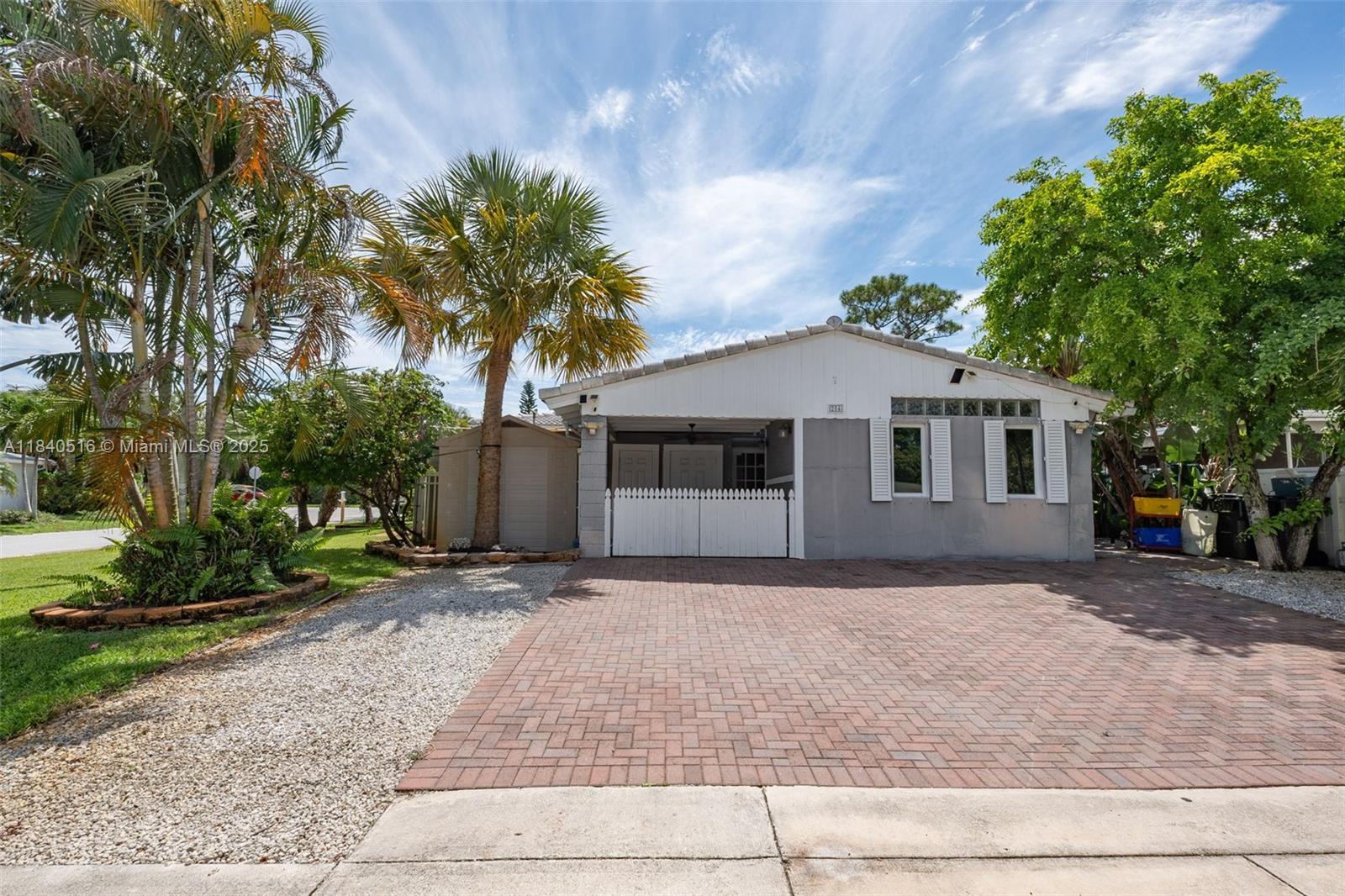 NORTHRIDGE - Residential