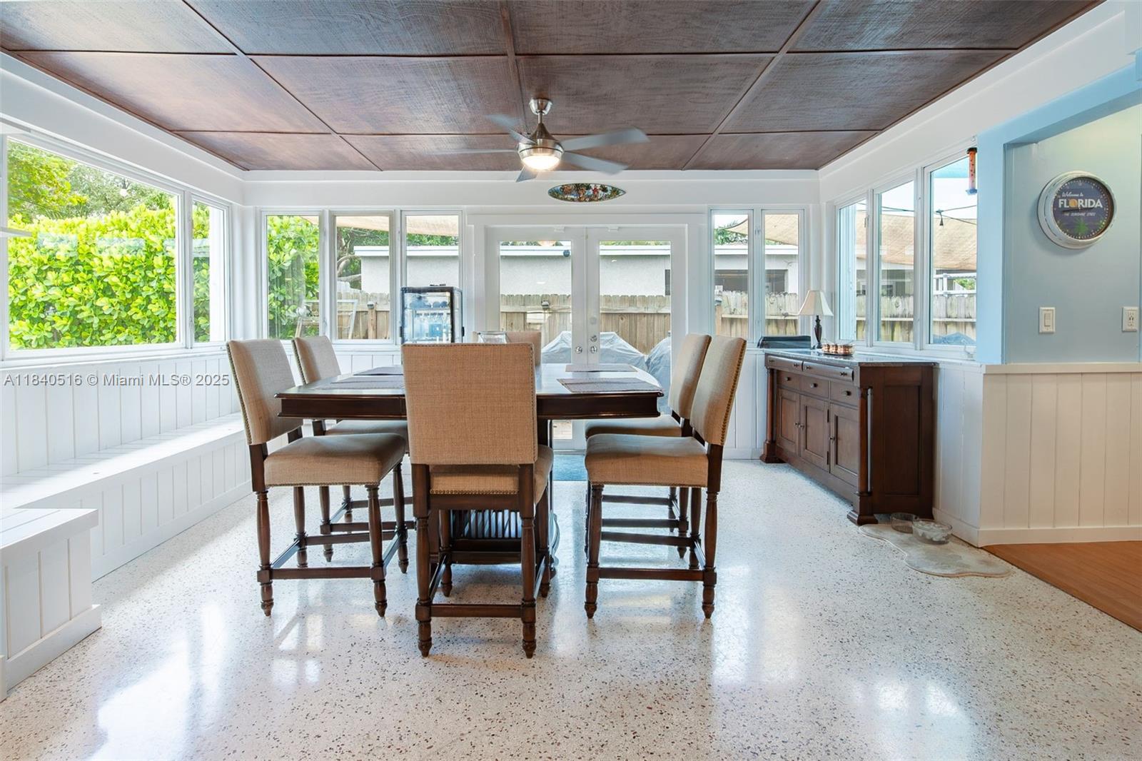 NORTHRIDGE - Residential