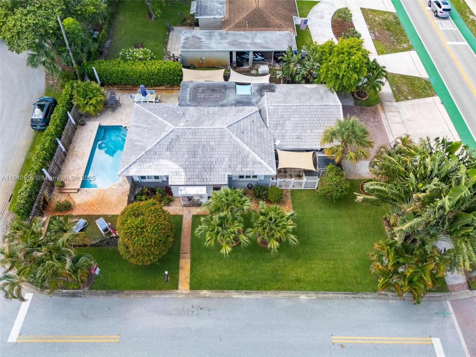 NORTHRIDGE - Residential