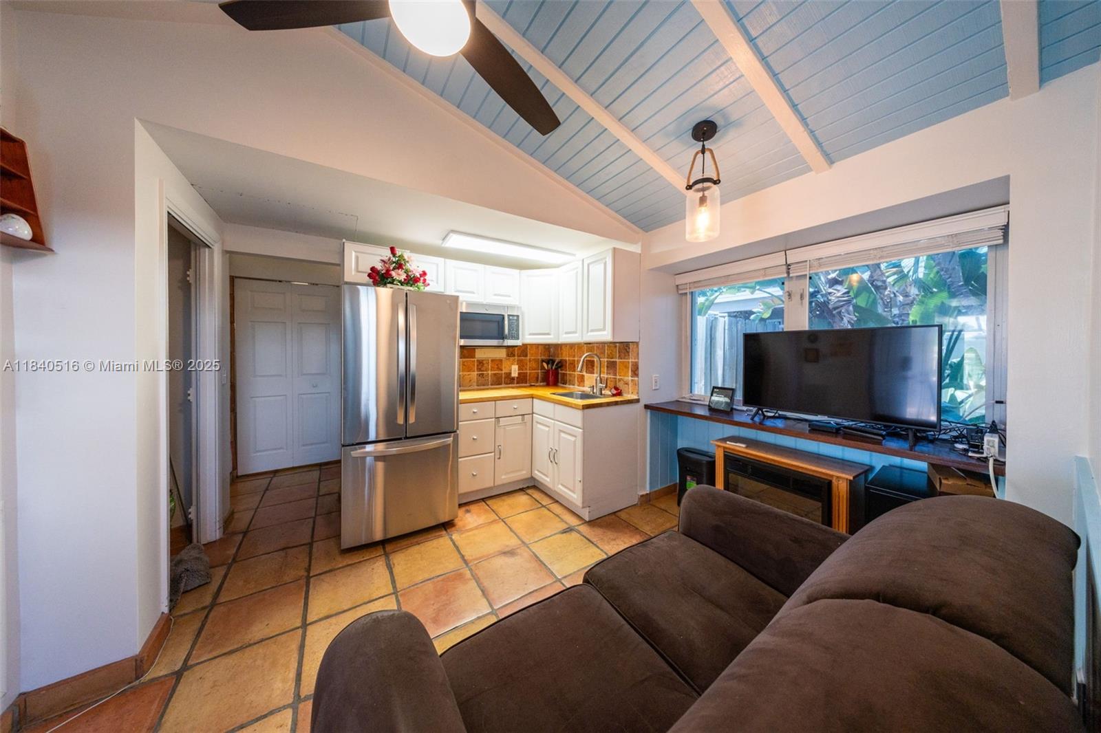NORTHRIDGE - Residential