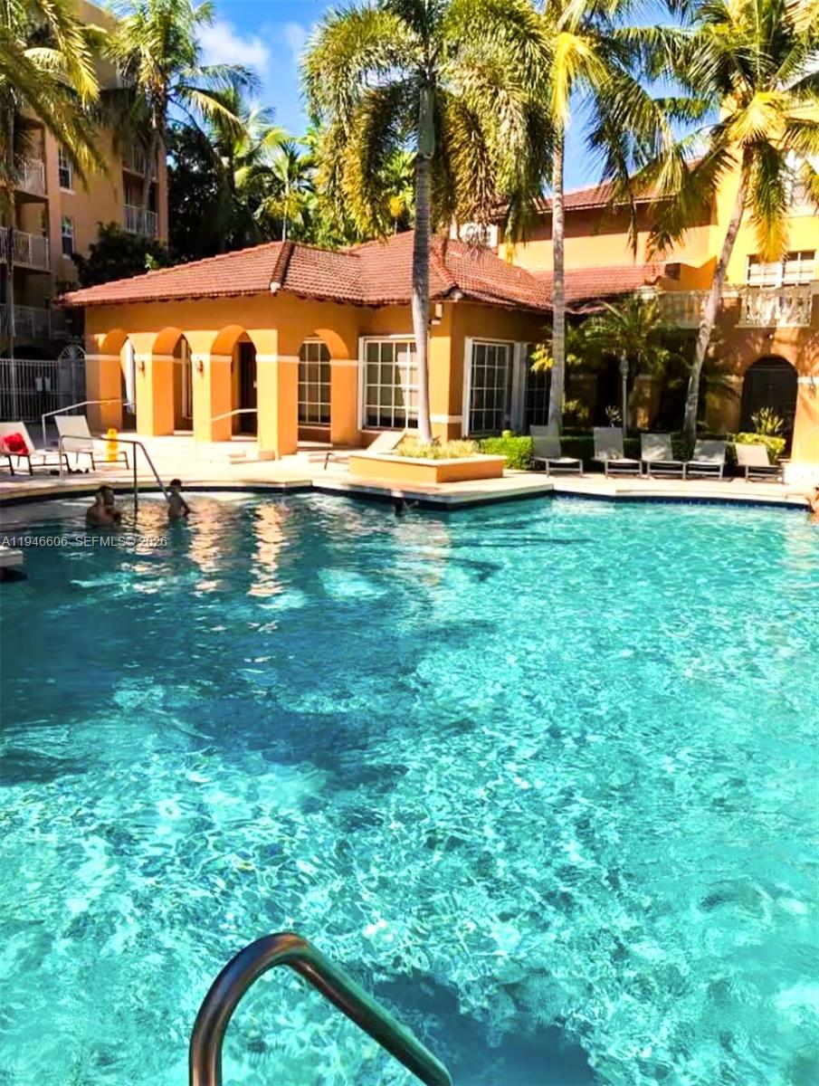 19701 E Country Club Dr 5605