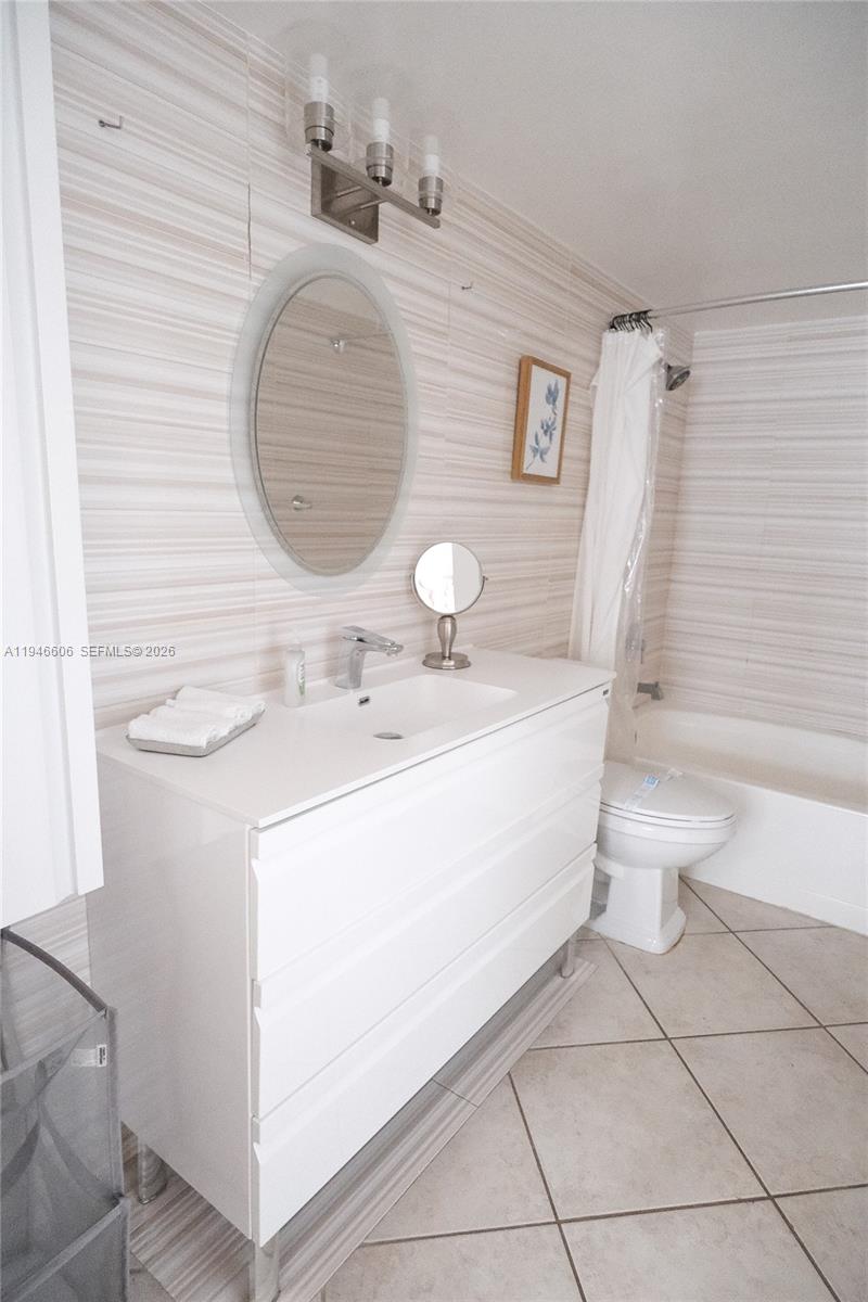 THE YACHT CLUB AT AVENTUR - Residential