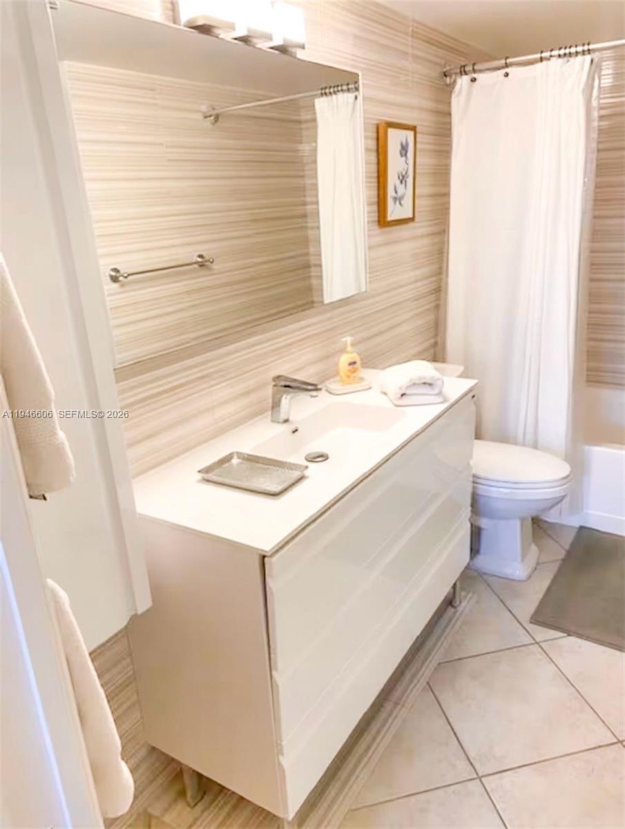 THE YACHT CLUB AT AVENTUR - Residential