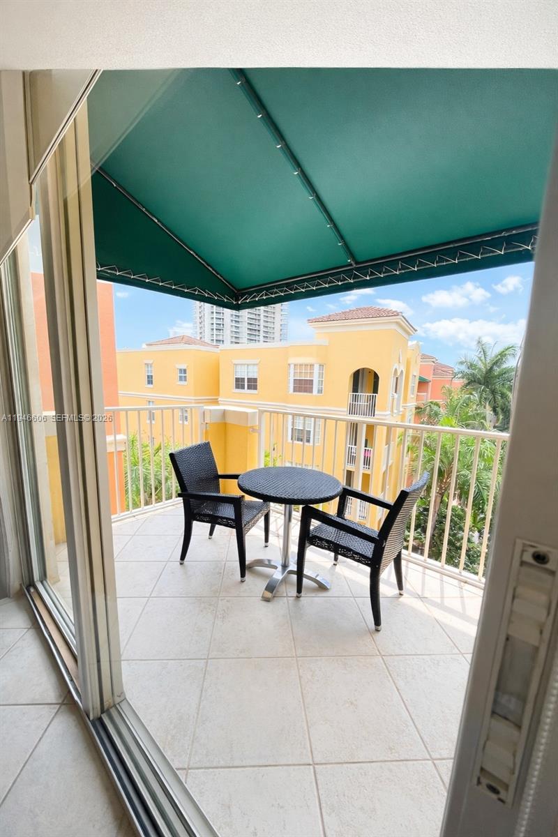 THE YACHT CLUB AT AVENTUR - Residential