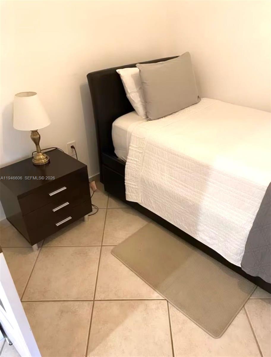 THE YACHT CLUB AT AVENTUR - Residential