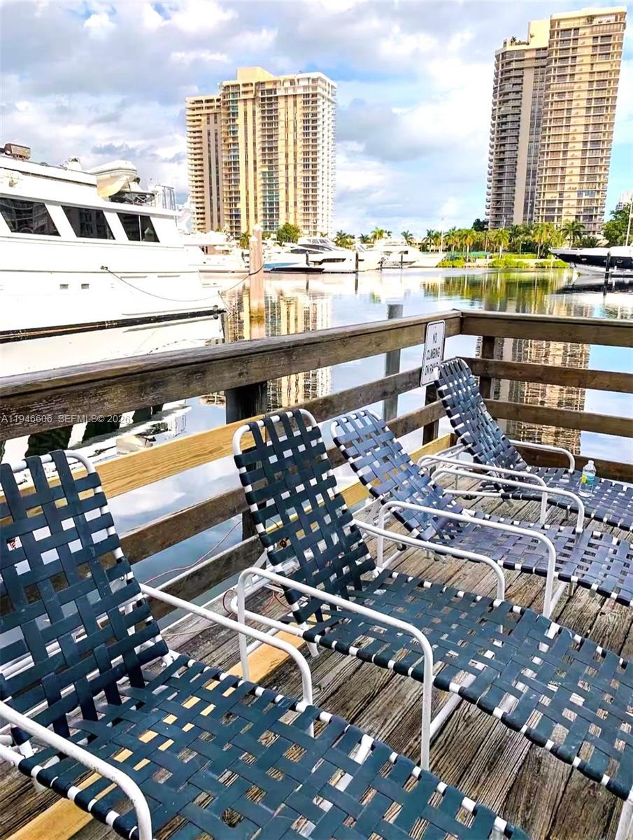 19701 E Country Club Dr 5605