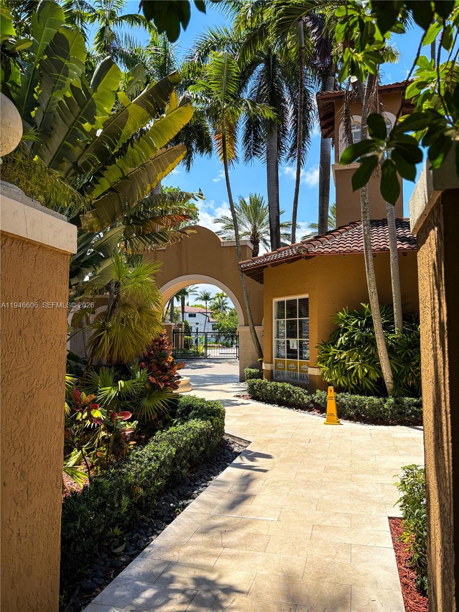 THE YACHT CLUB AT AVENTUR - Residential