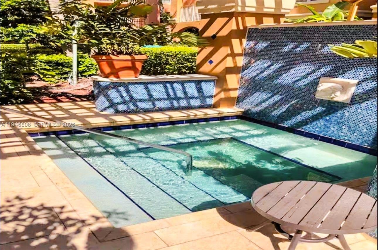 19701 E Country Club Dr 5605