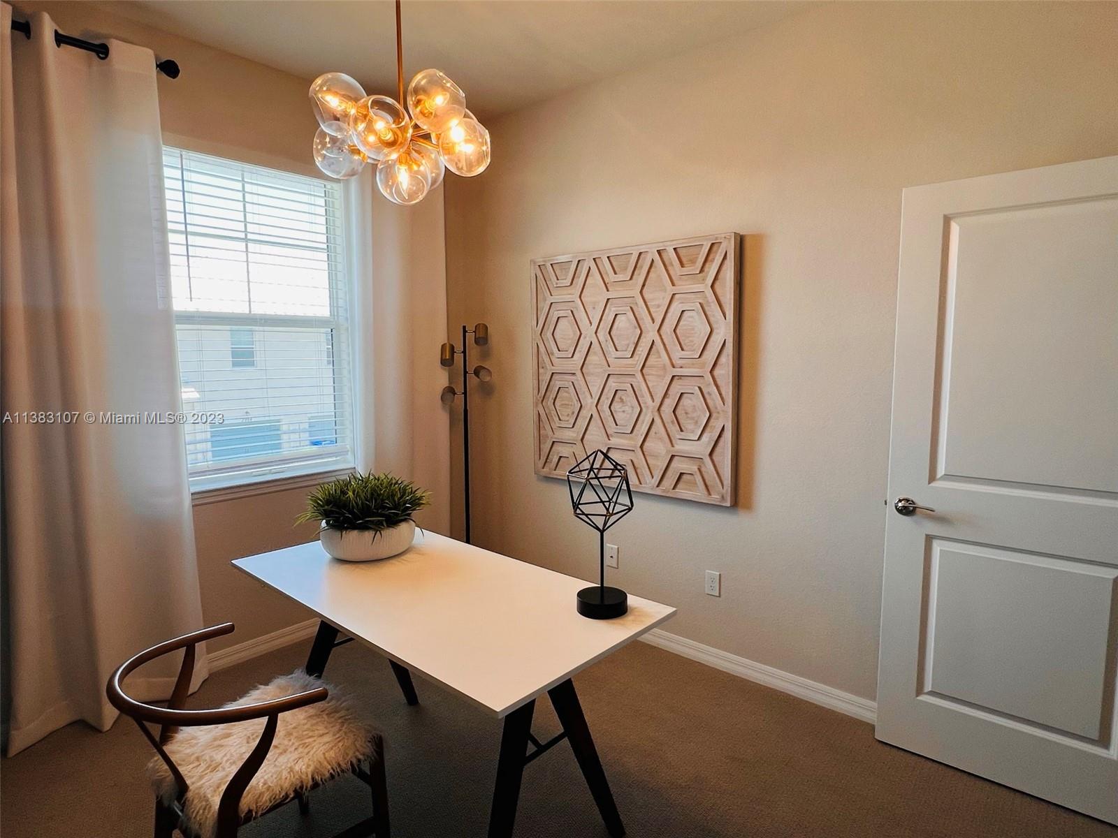 HILLCREST COUNTRY CLUB NO - Residential Lease