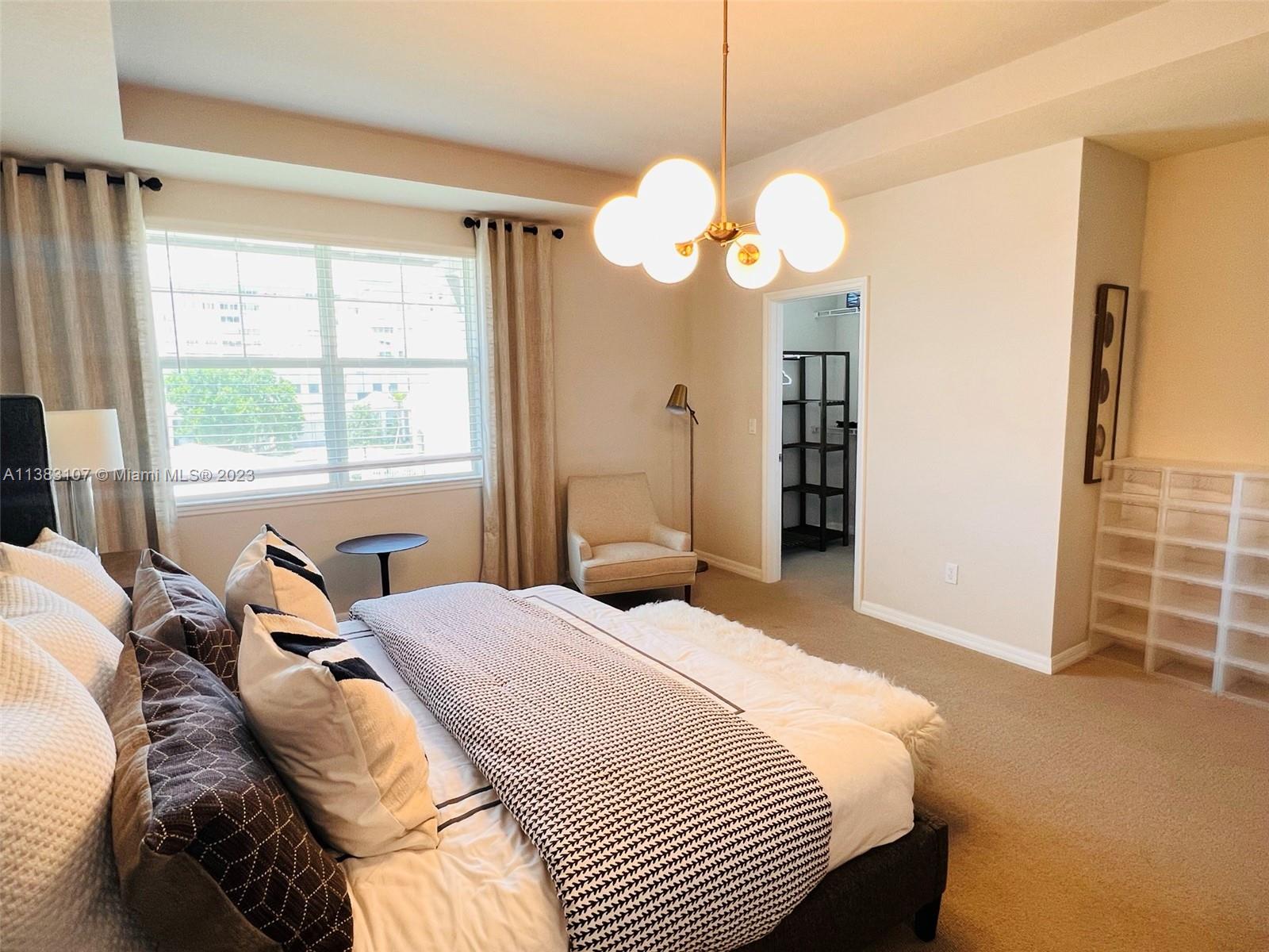 HILLCREST COUNTRY CLUB NO - Residential Lease